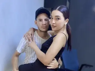 LaraAndDanny online