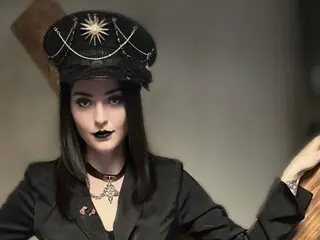 LittleLolah livejasmin