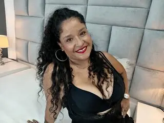 RaquelMoreti shows