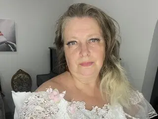 SandraSolarwind live